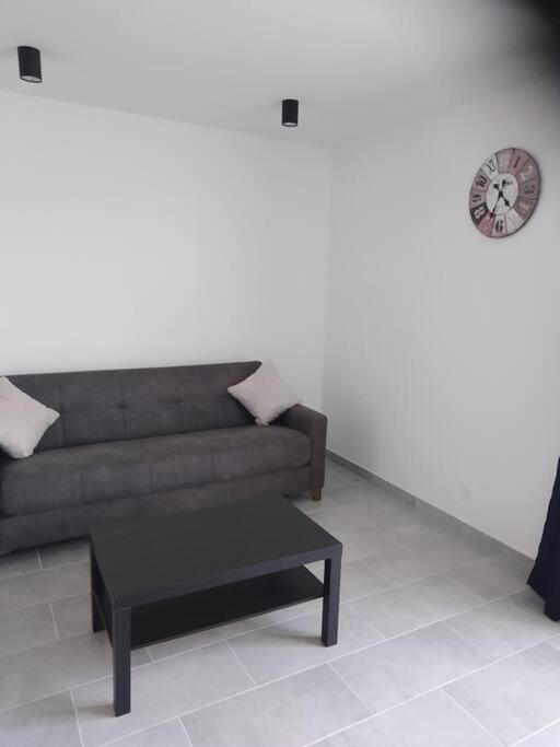 Appartement 2 T2 Neuf Et Elegant Proche Zenith Perignat-les-Sarlieve Exterior foto