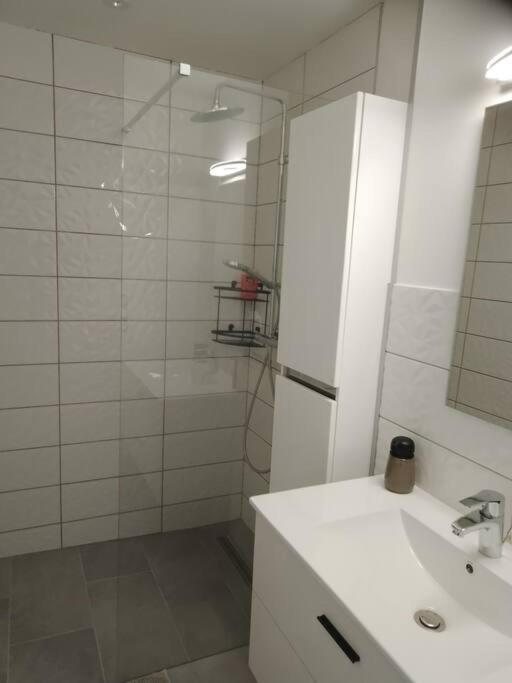 Appartement 2 T2 Neuf Et Elegant Proche Zenith Perignat-les-Sarlieve Exterior foto